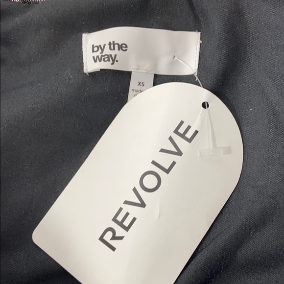 Revolve NWT Cropped Metallic Quilted Jacket - Picture 7 of 8